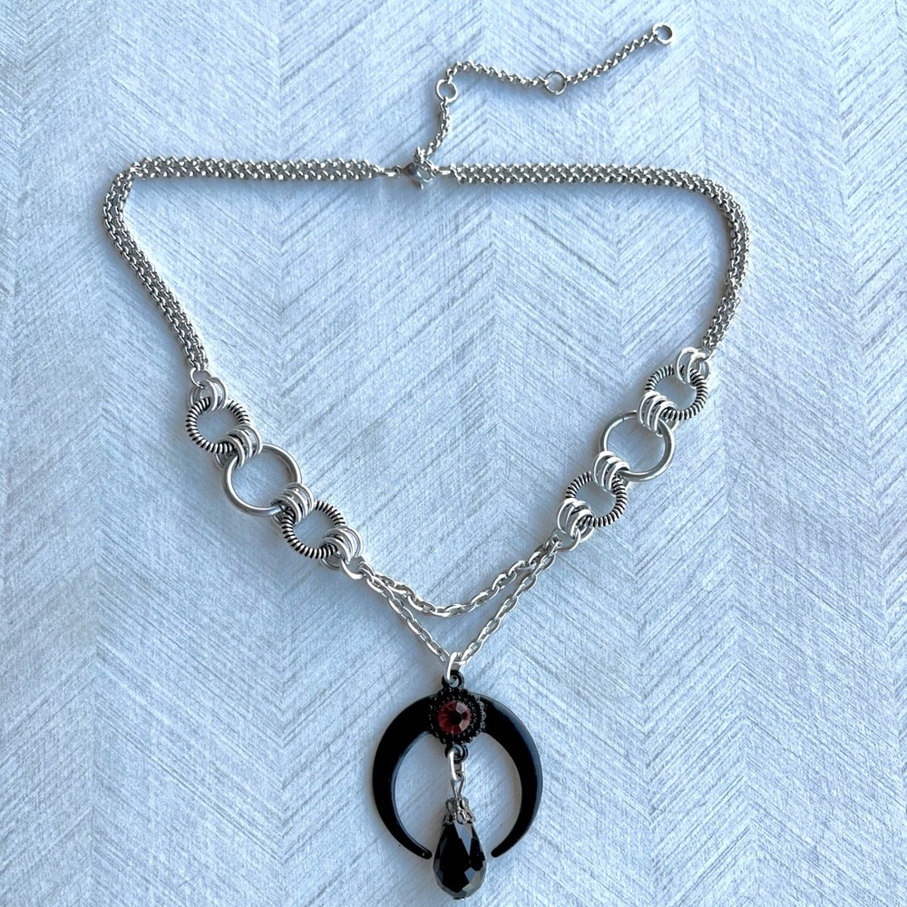 Handmade maille choker necklace black up side down moon lunula red & black stone - Picture 12 of 14
